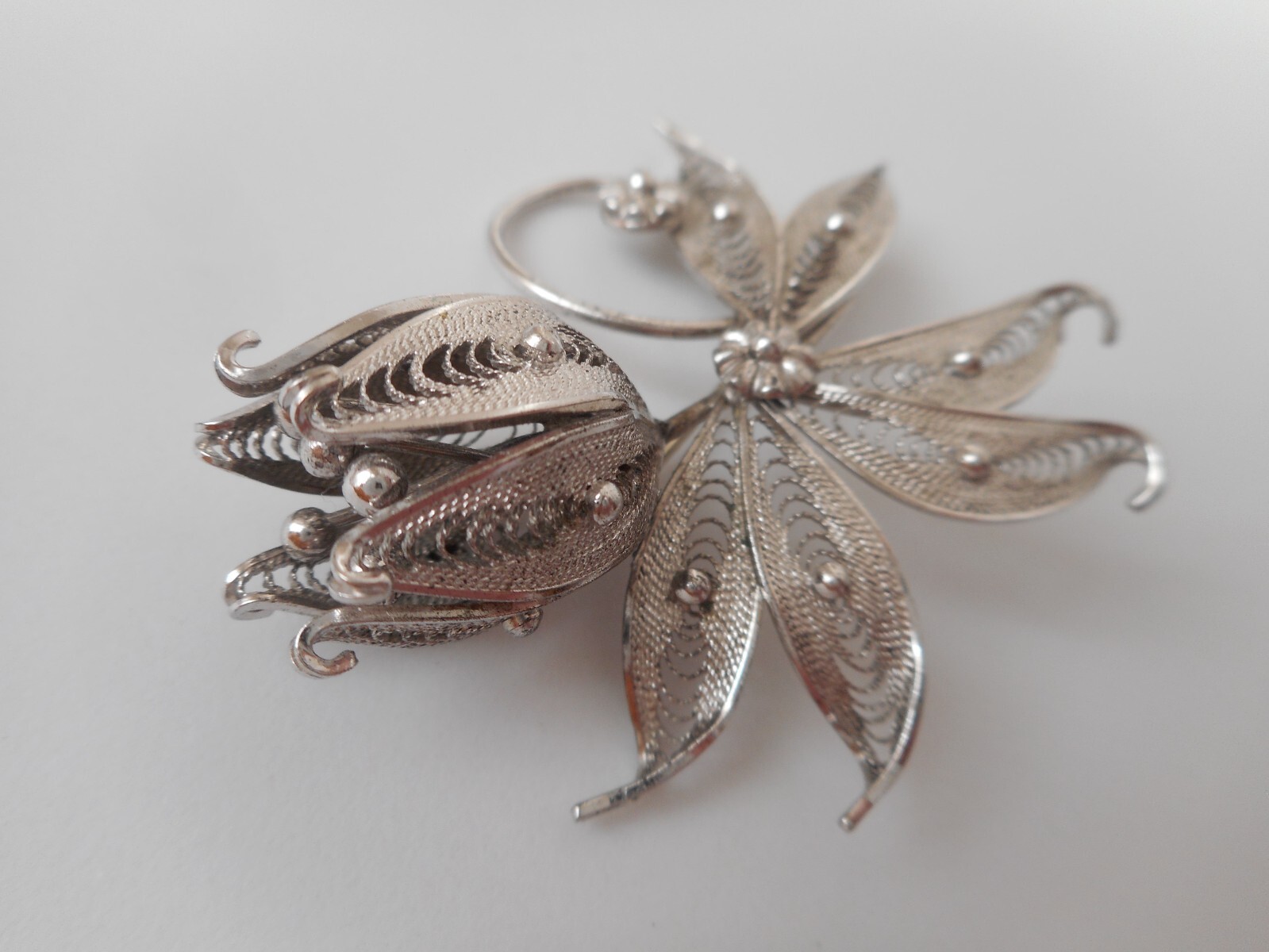 Alice Caviness Sterling Silver Filigree Flower Brooch Pin Approximately 2″