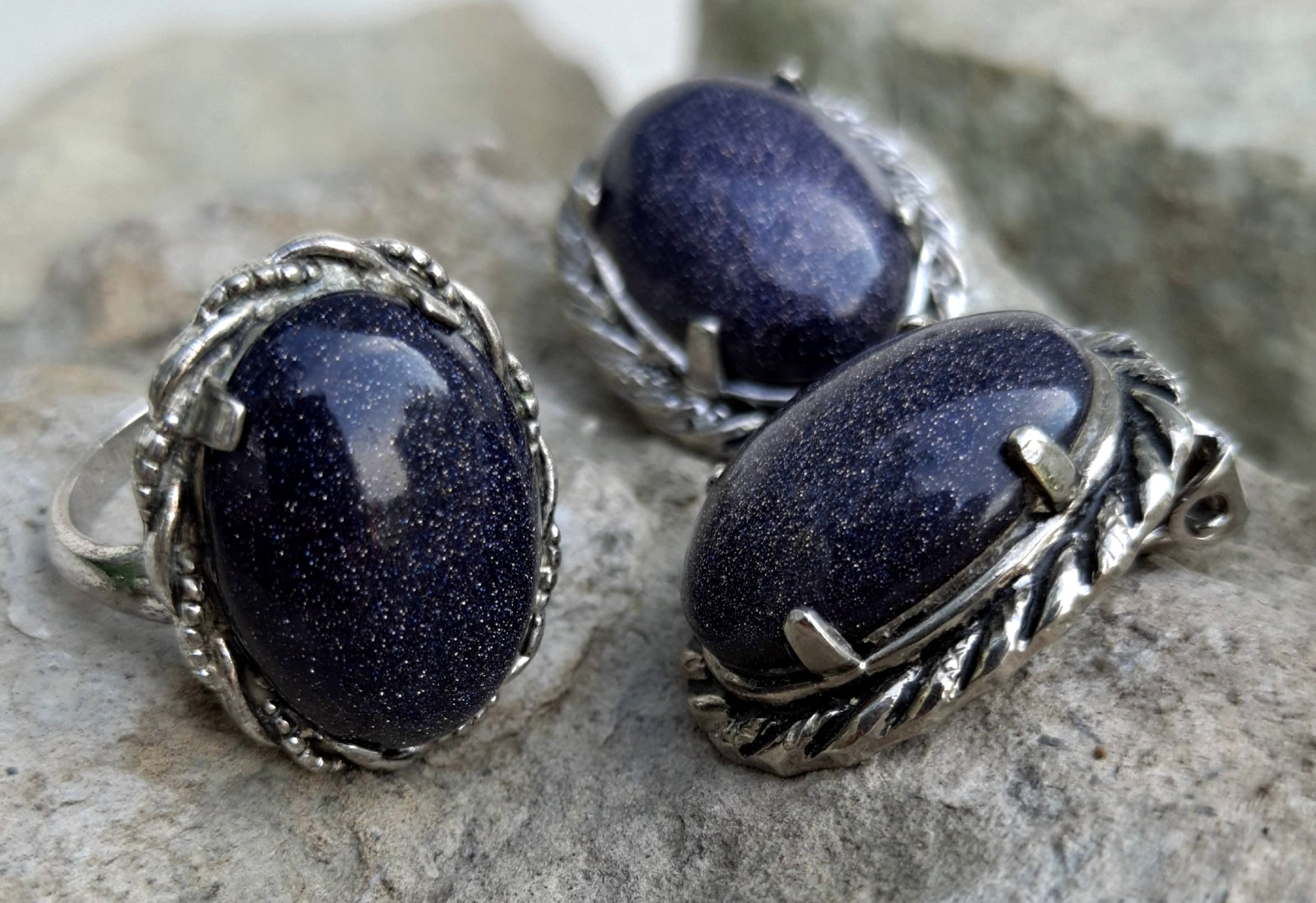 Vintage Sterling Silver Purple/Blue Sunstone Ring & Free Clip Earrings Beautiful