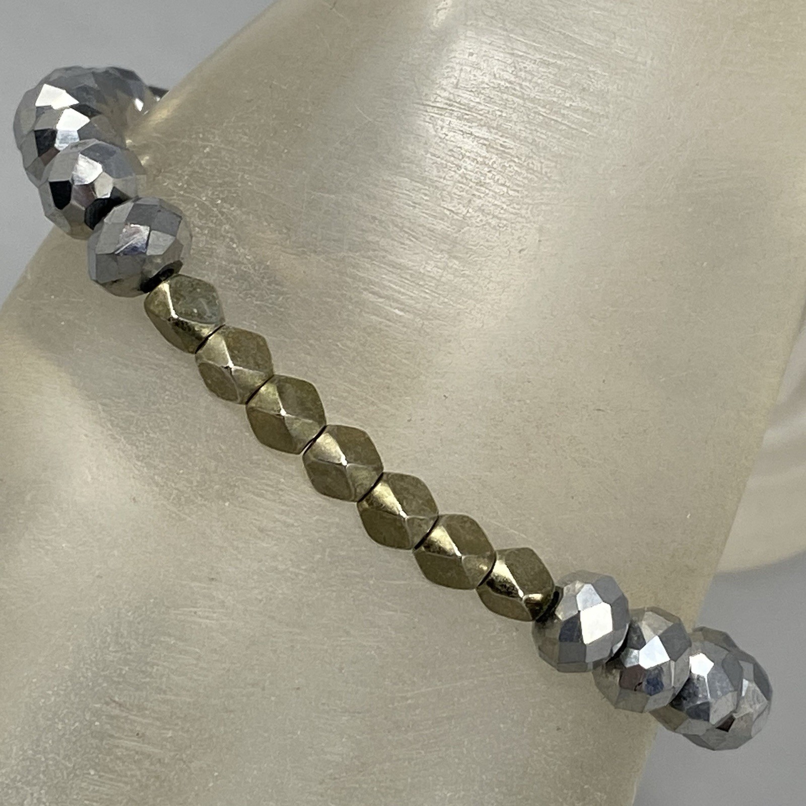 Erimish Glass Beaded Bracelet Silver Gold Faceted Fire Polished Stretch 6.5″