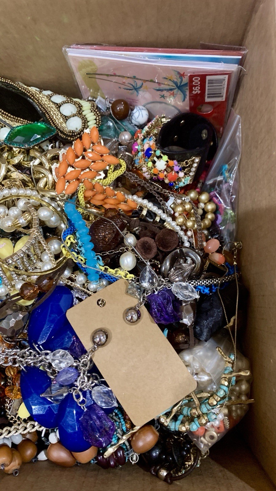 HUGE 19+ POUNDS COSTUME JEWELRY CRAFT WEAR TANGLED JUNK JEWELRY MAKERS LOT# 22