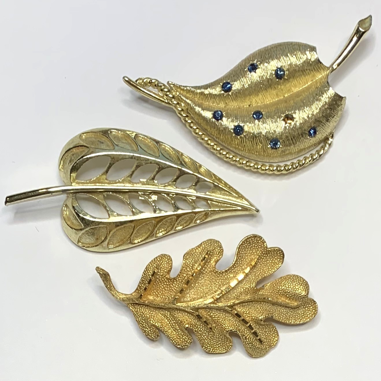 Lot of 3 Vintage Gold Tone Leaf Brooches 2.5” – 2.75”