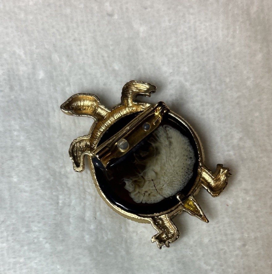 Vintage Gold Tone TURTLE Brooch w Tortoise Shell Glass Body