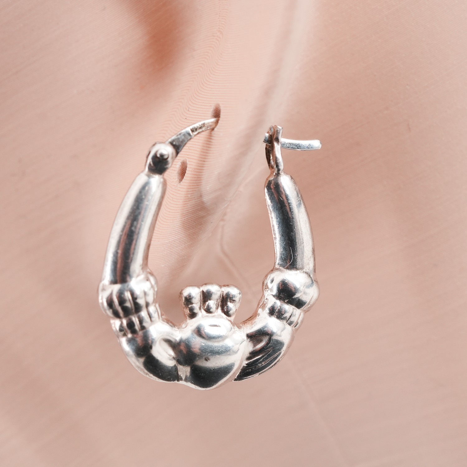 3.3g Solvar Dublin Sterling Silver Claddagh Hoop Earrings Ireland Vintage 0.85in