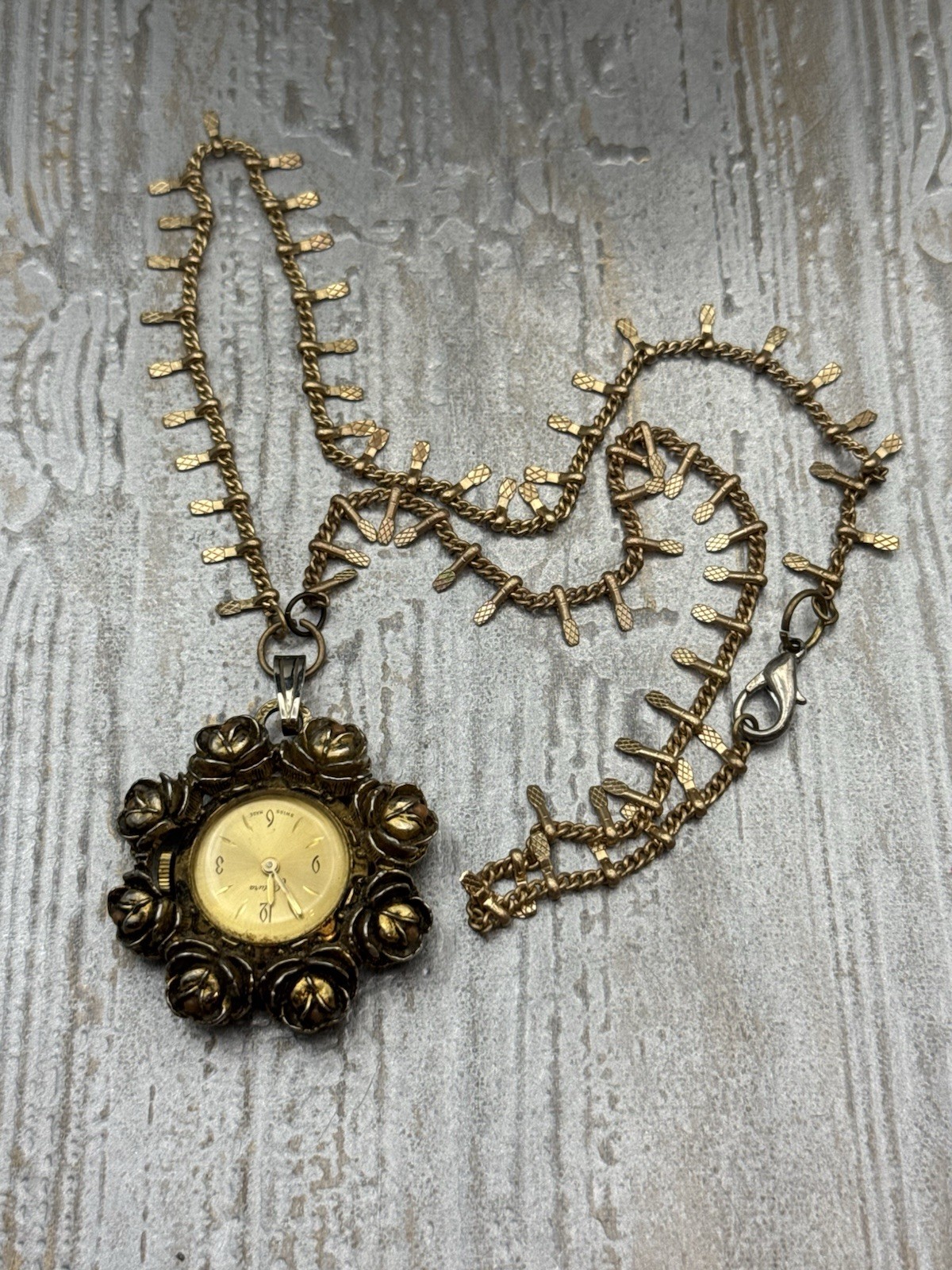 VTG Endura Mechanical Pendant Watch With Rose Bezel And Textured Chain-works