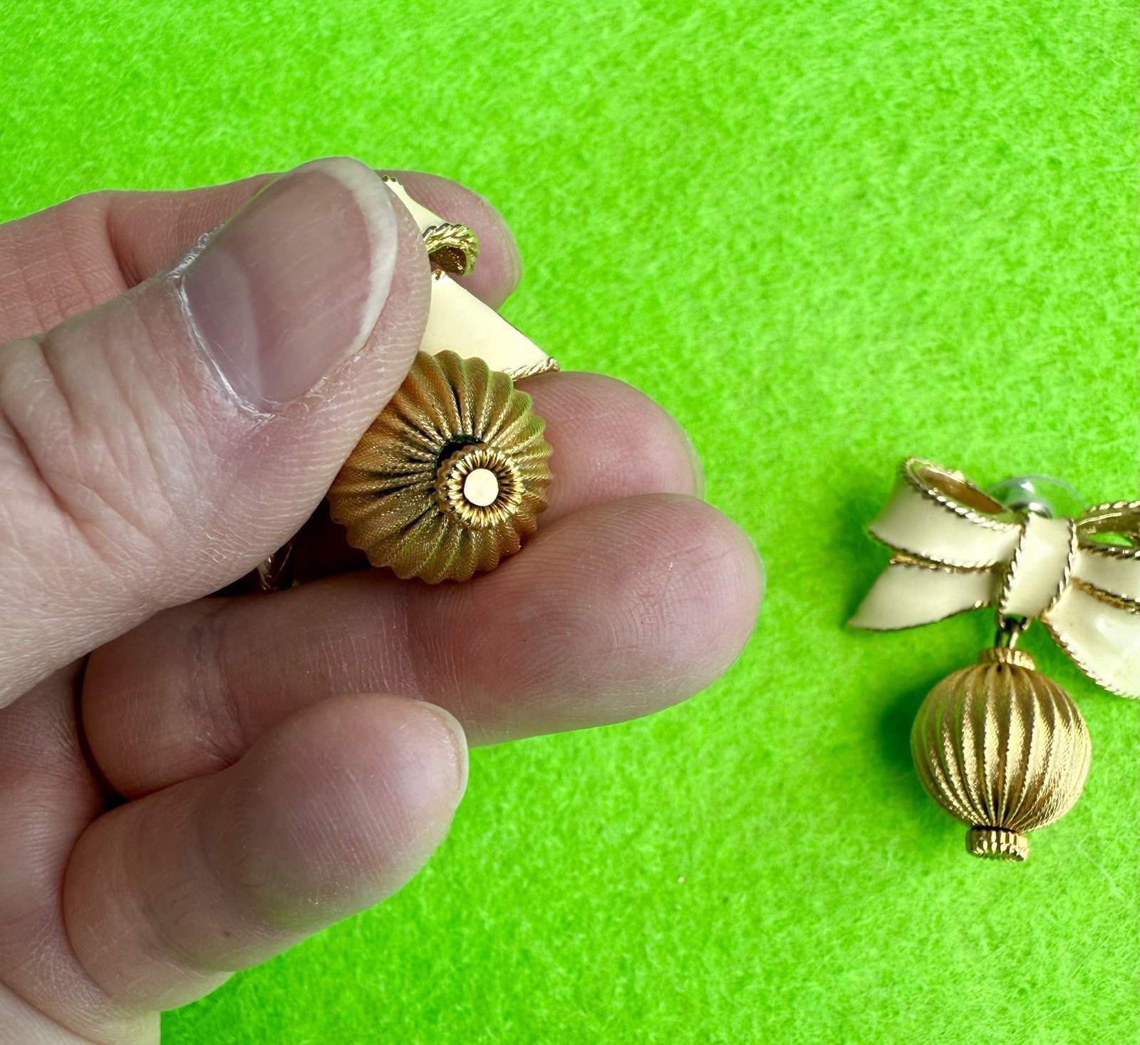 Vintage 1980’s Gay Boyer Gold Tone Cream Enamel Bow Dangle Pierced Earrings