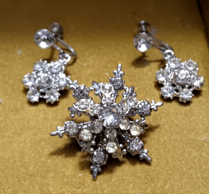 Vintage Rhinestone Screwback Earrings and Brooch Set