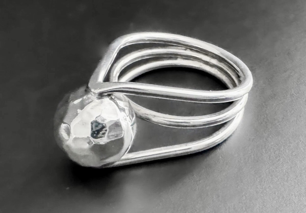 DDD Dominique Dinouart Sterling Silver Modernist Wire Bar Hammered Ball Ring 9