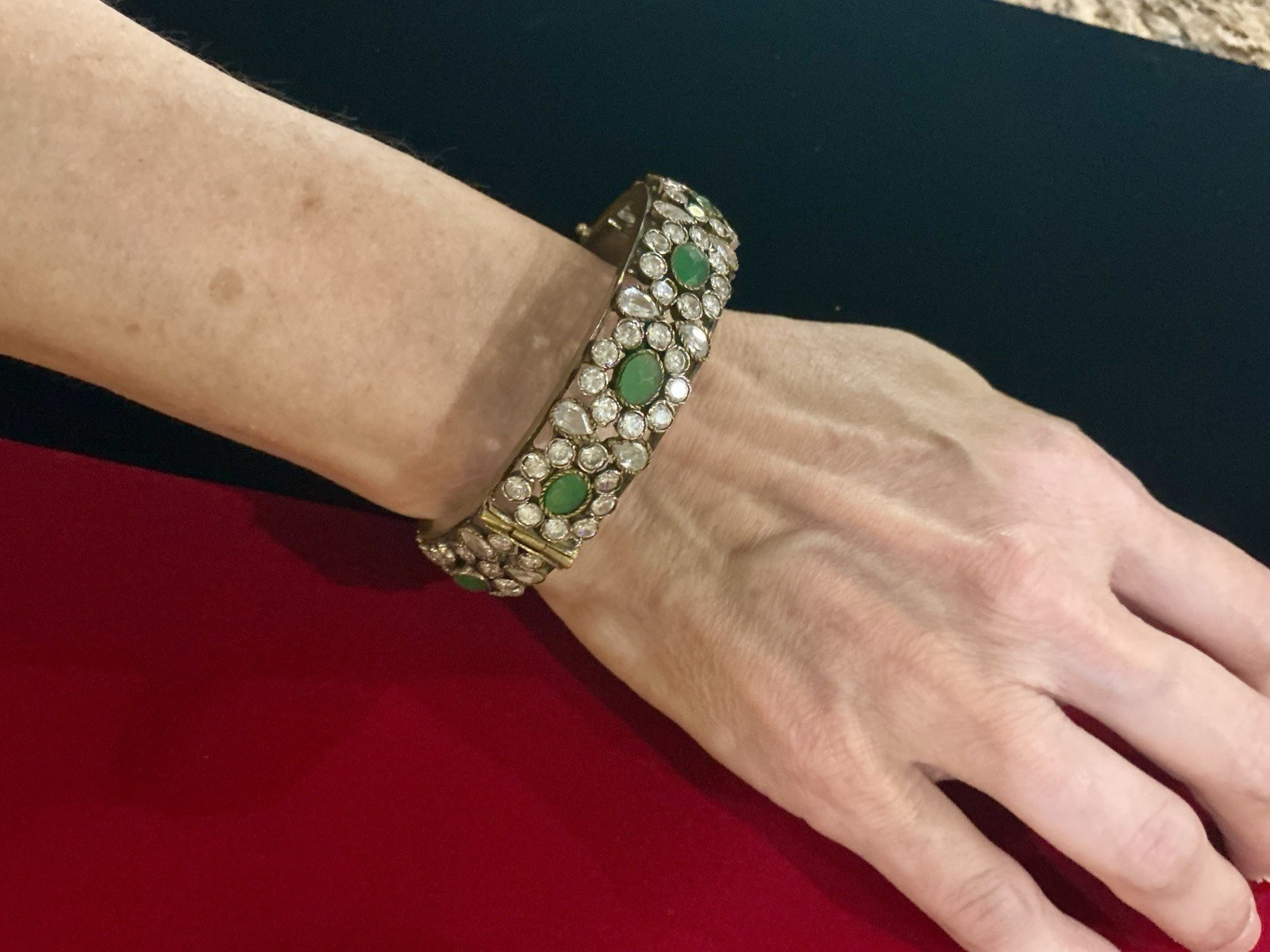 ROBERT Hinged Bracelet. Beautiful! Good Condition!