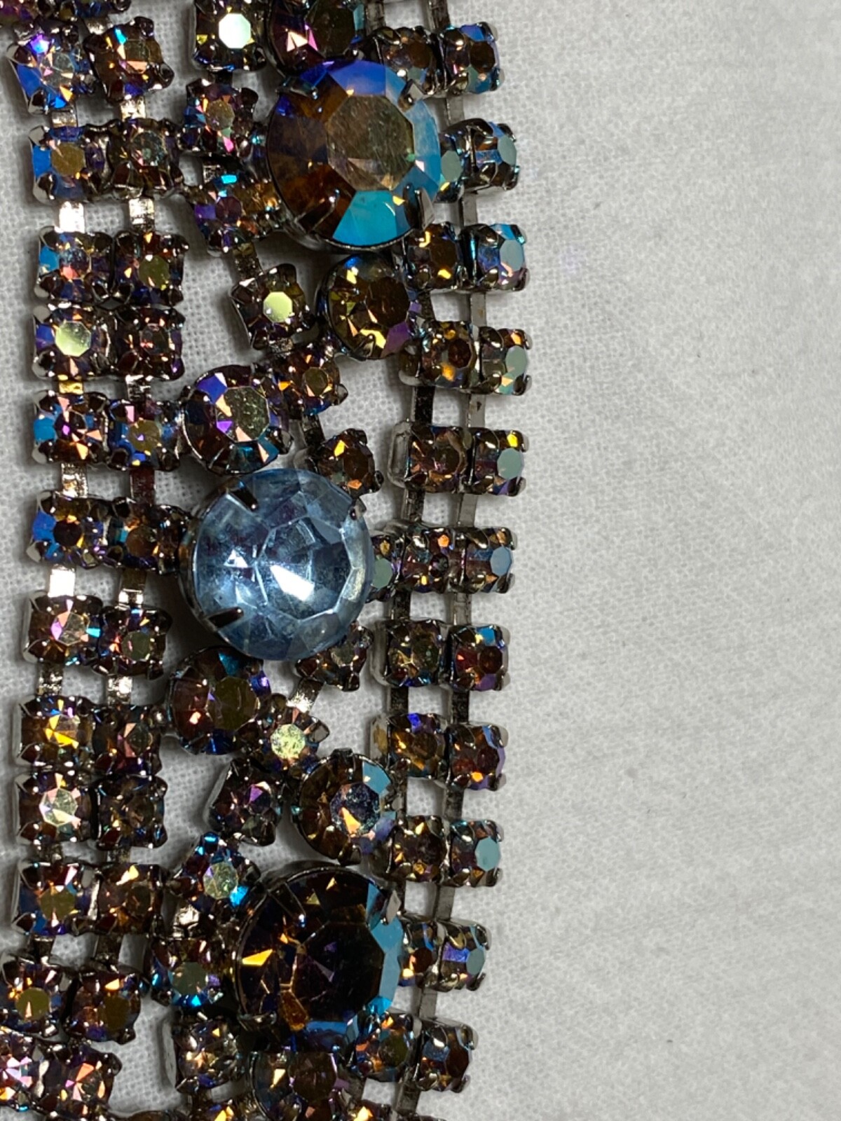 Vintage 7″ x 1″ blue ab possibly Juliana? safety chain missing two sm stones