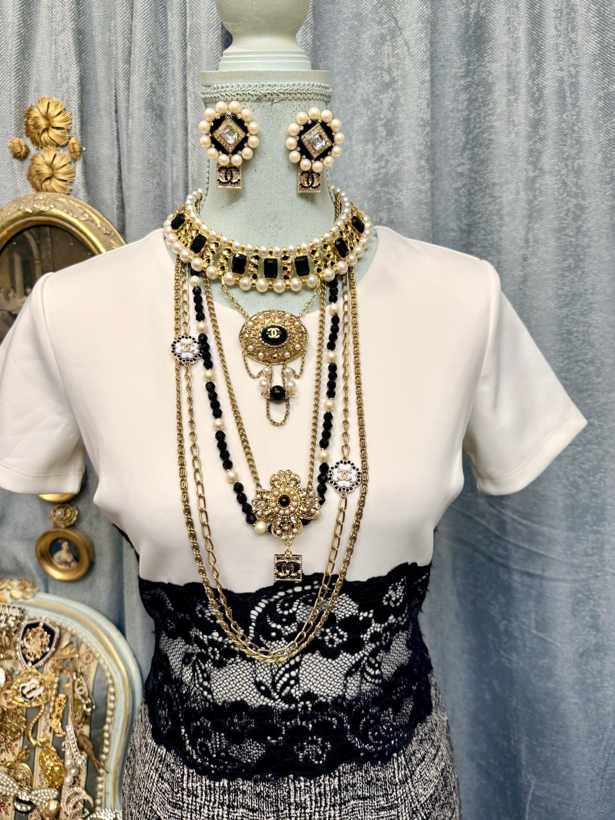 „Midnight Paris – Layered Black & Gold Vintage Statement Set”