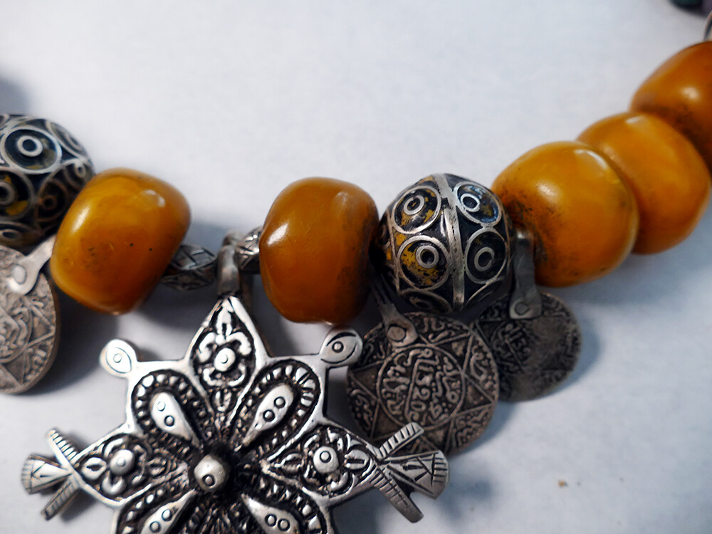 Morocco – Vintage Berber Necklace – Sahara Origin, Amber beads, Silver, Turquois