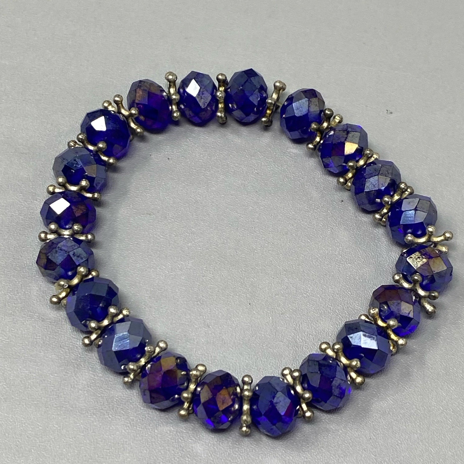 Purple Glass Beaded Bracelet Stretch Iridescent Surface Coated Faceted 6.75″