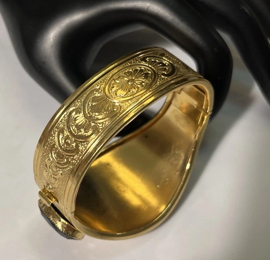 Vtg Victorian Morning Revival Gold Tone Etched Flower Motif Wide Hinged Bracelet