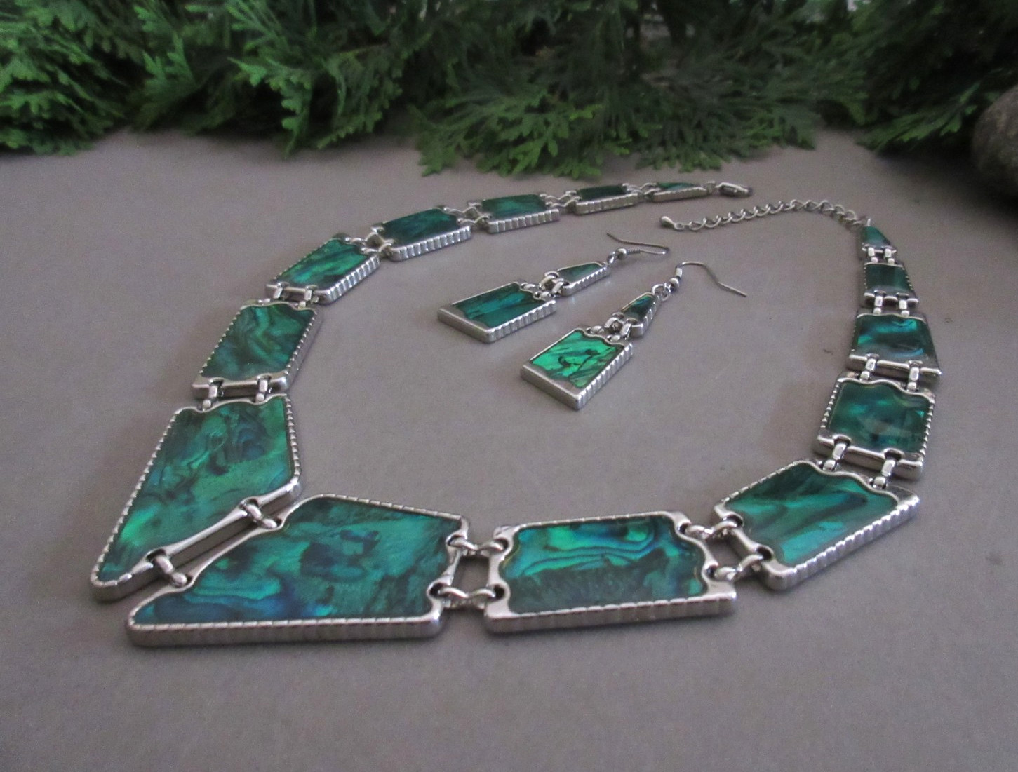 Paua Shell Inlay Enamel Silver Tone Choker Necklace & Pierced Earring Set