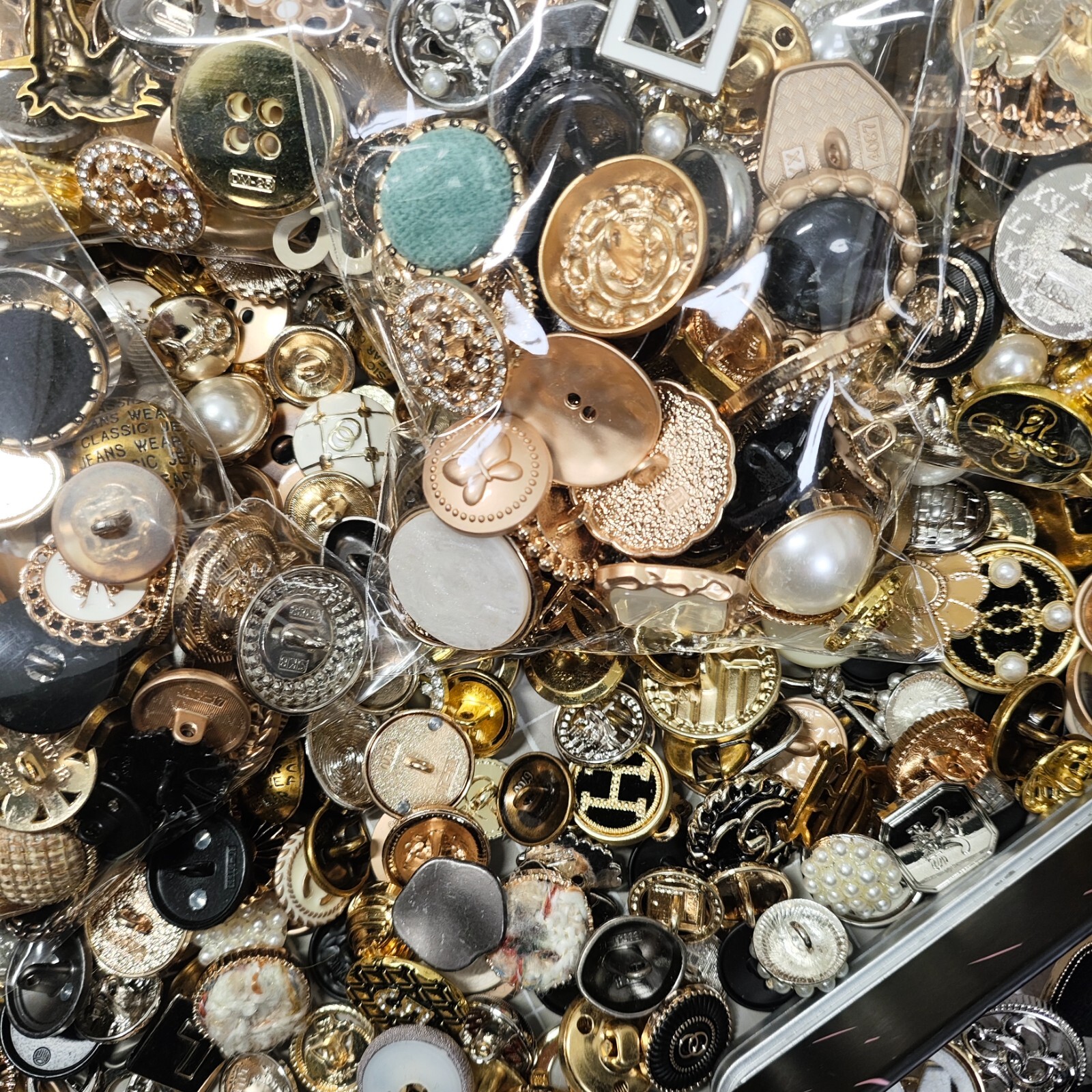 Vintage-now Costume Jewelry makeing Lots button Read Description 50pcs