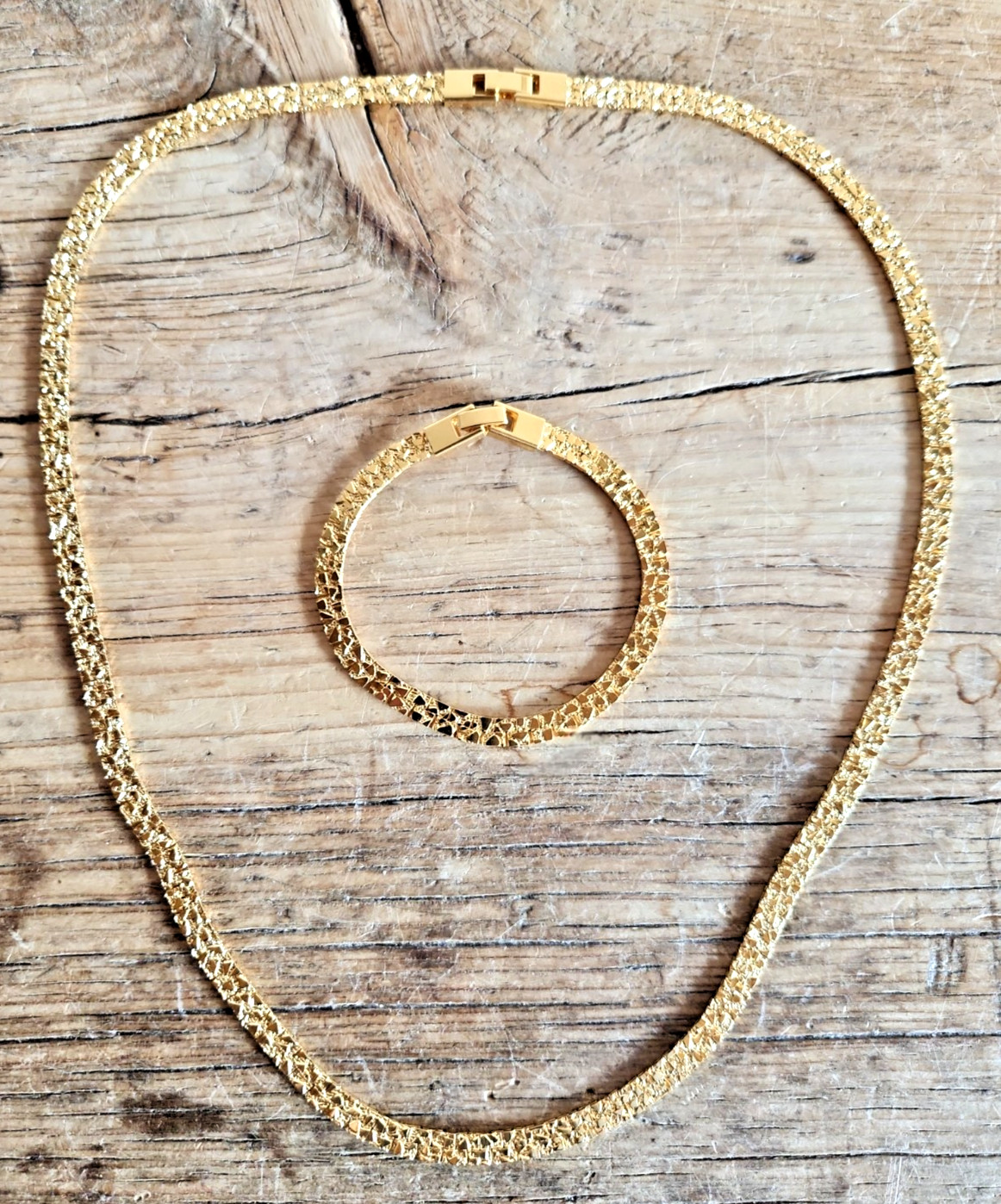 Vintage Electro-Plate Gold Textured Flat Chain Necklace 24″ & Bracelet Set 44g