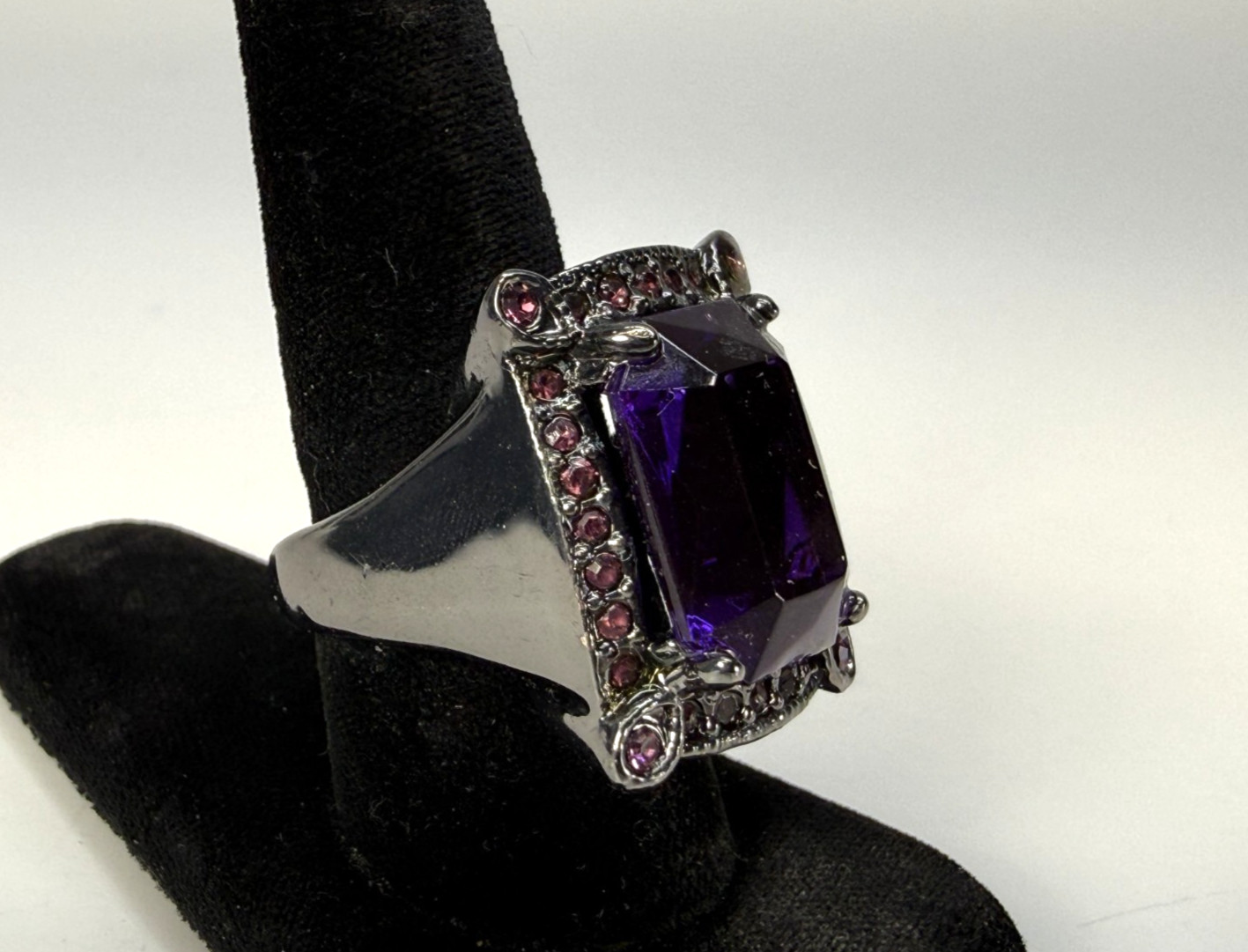 Vintage Faceted Purple Pink Rhinestone Gunmetal Large Ring Size 8