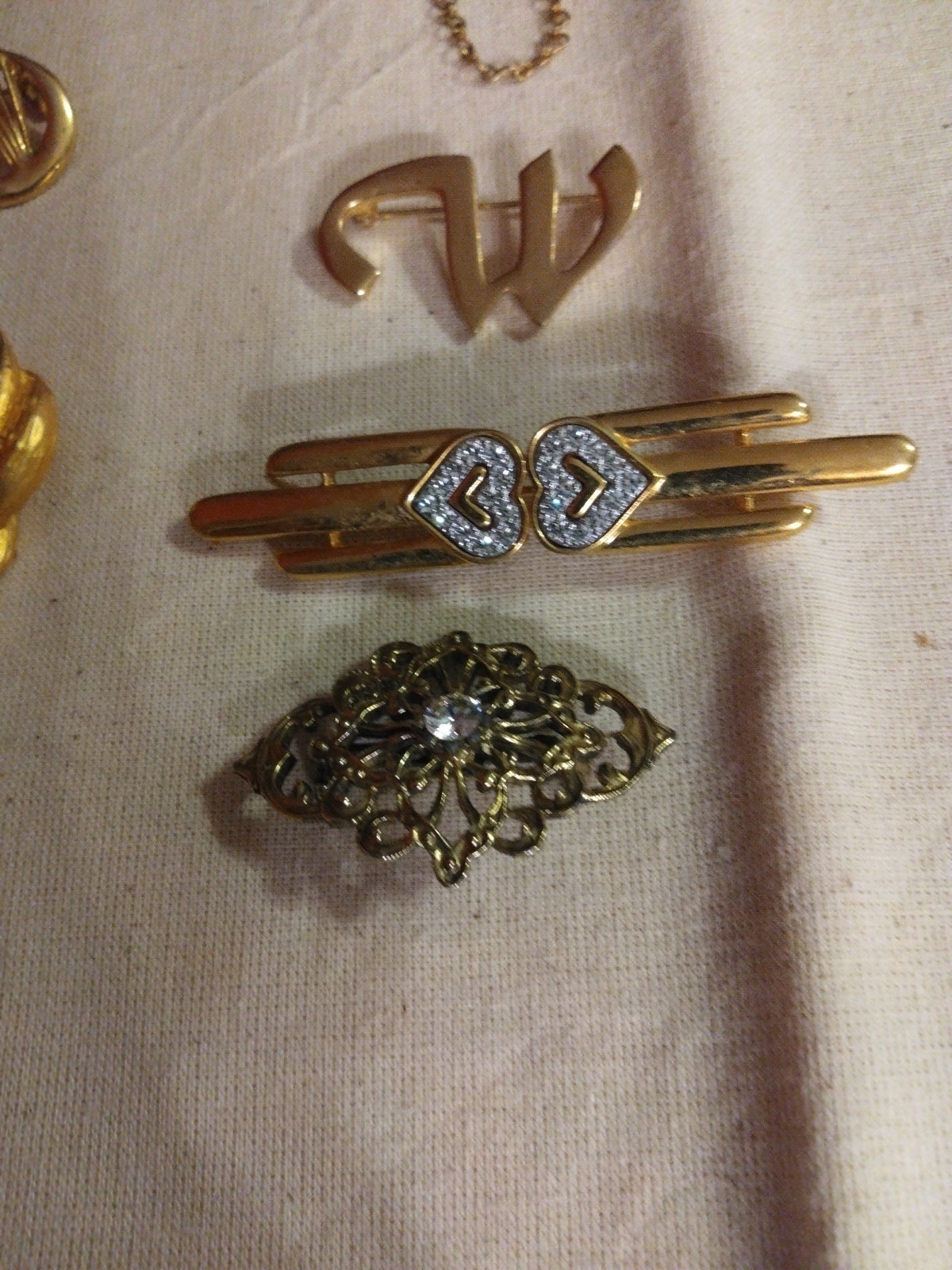 Lot of 8 Different Gold Tone Vintage To Now Brooches! ALL WEARABLE!