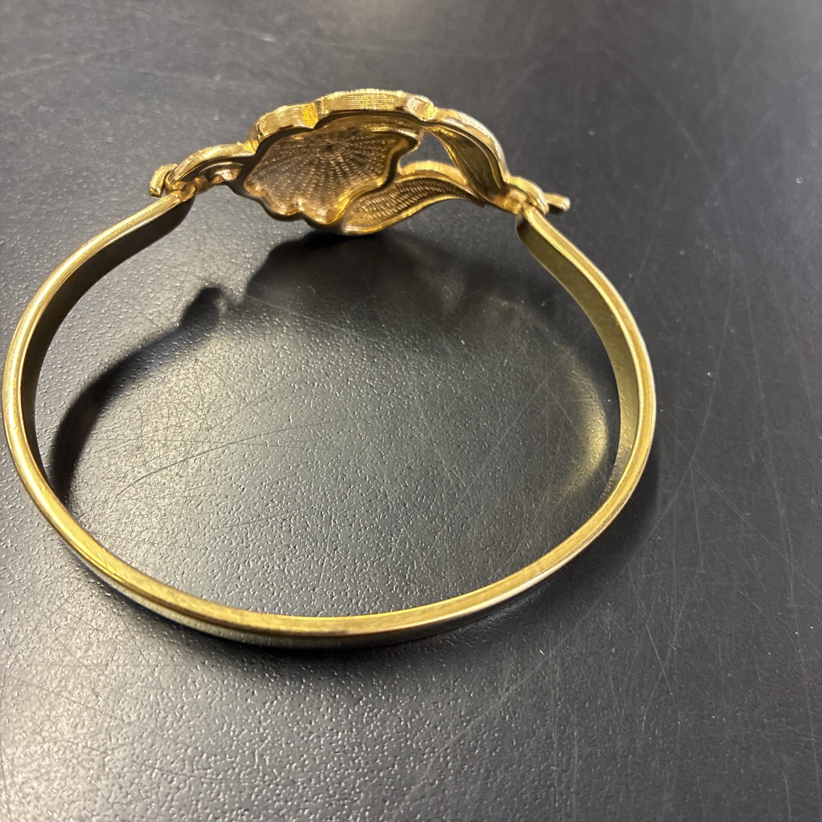 Vintage Gold Tone Bracelet With Pink Enamel Flower Hook Closure About 8 1/2 In