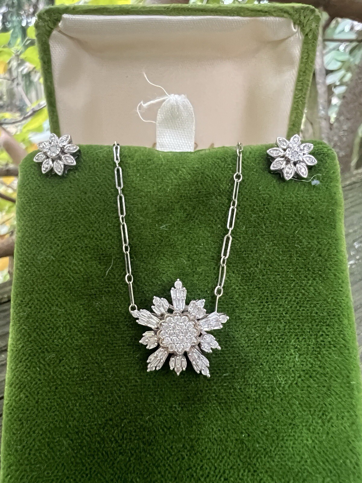 Vintage 14k gold DIAMOND snowflake jewelry set – earrings, ring – great gift!