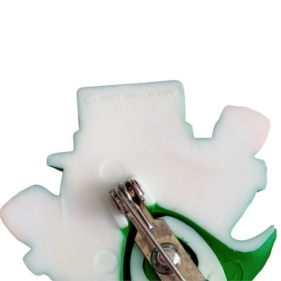 1982 Hallmark PIN St Patrick LEPRECHAUN Movement Vintage Irish Holiday Brooch