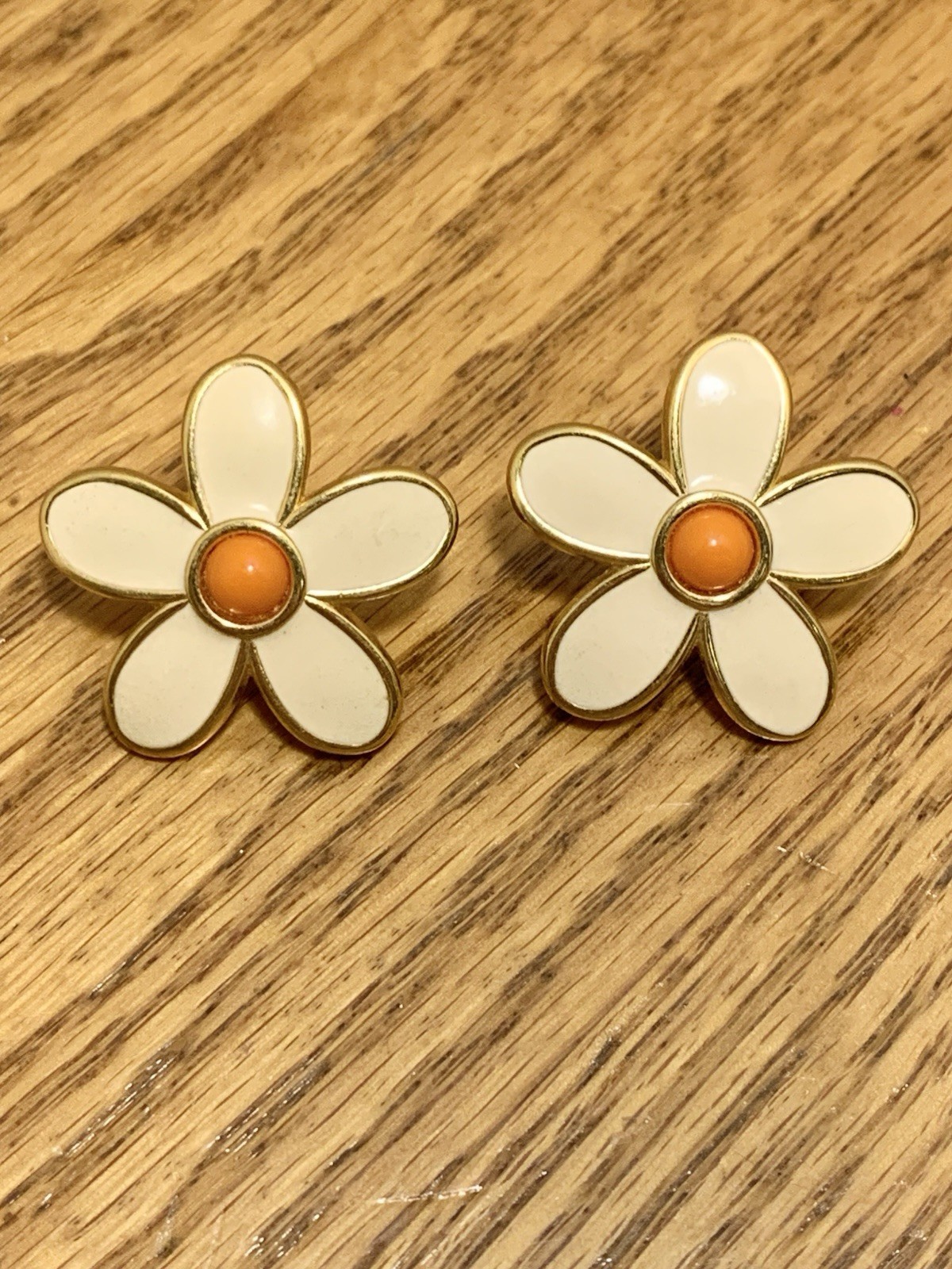 Fabulous Monet Vintage Gold Tone Cream Enamel & Orange Flower Clip Earrings