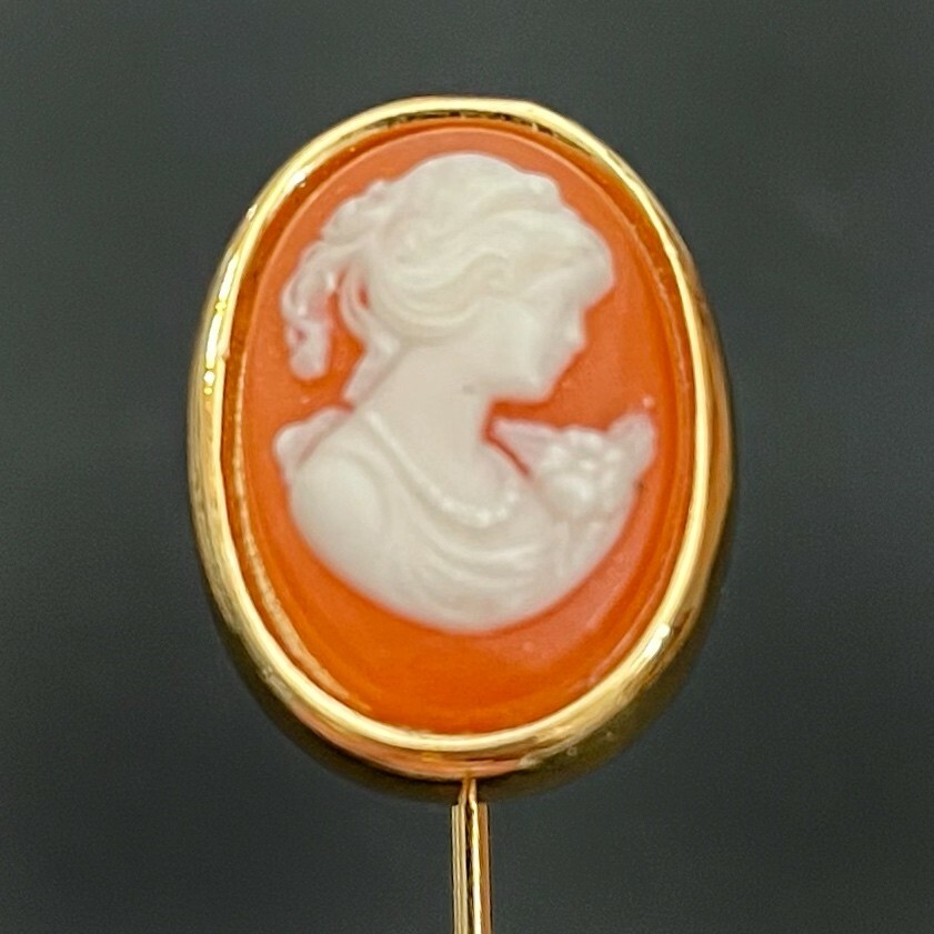 Crown Trifari Cameo Pin Hat Lapel Stick Vintage Gold Tone Orange Cream Victorian