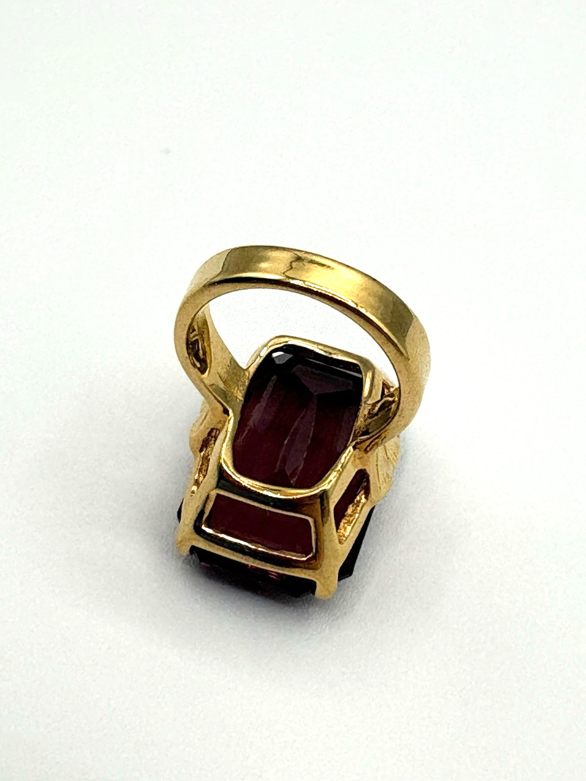 18K HGE Emerald Cut Purple Stone Vintage Rectangular Cocktail Statement Ring