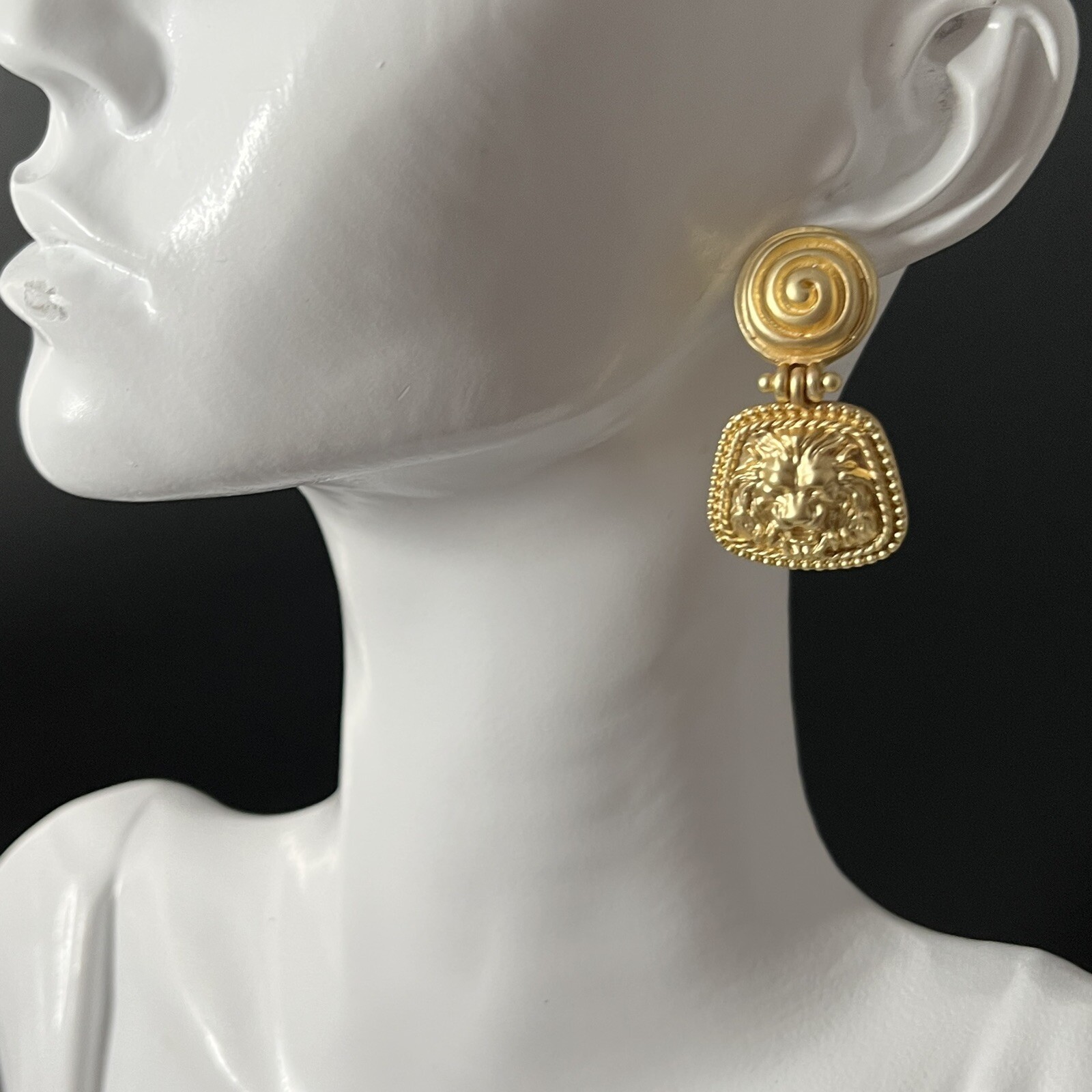 Lion Head Door Knocker Earrings Matte Gold Tone Pierced Post Dangle Drop Vtg