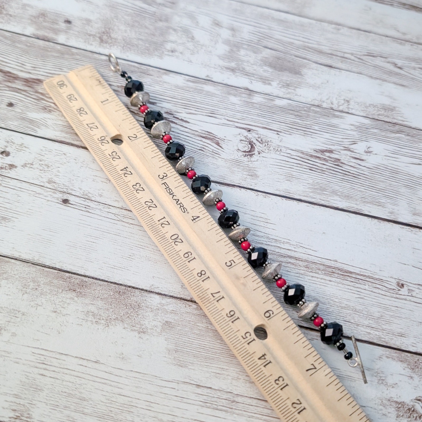 Vintage Bracelet – 7.5″ Black & Red Bracelet
