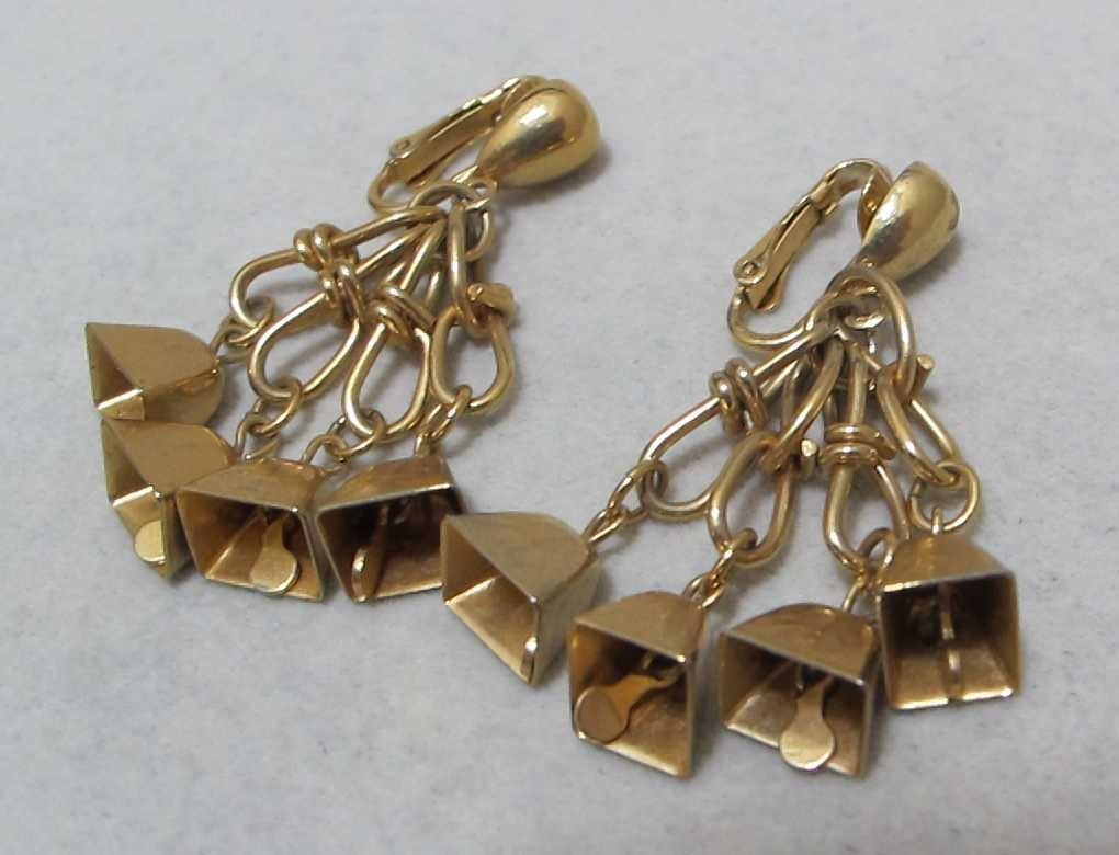 Fun! Four Articulated Dangling Cow Bells Vtg Gold Tone Clip Earrings 1-7/8”