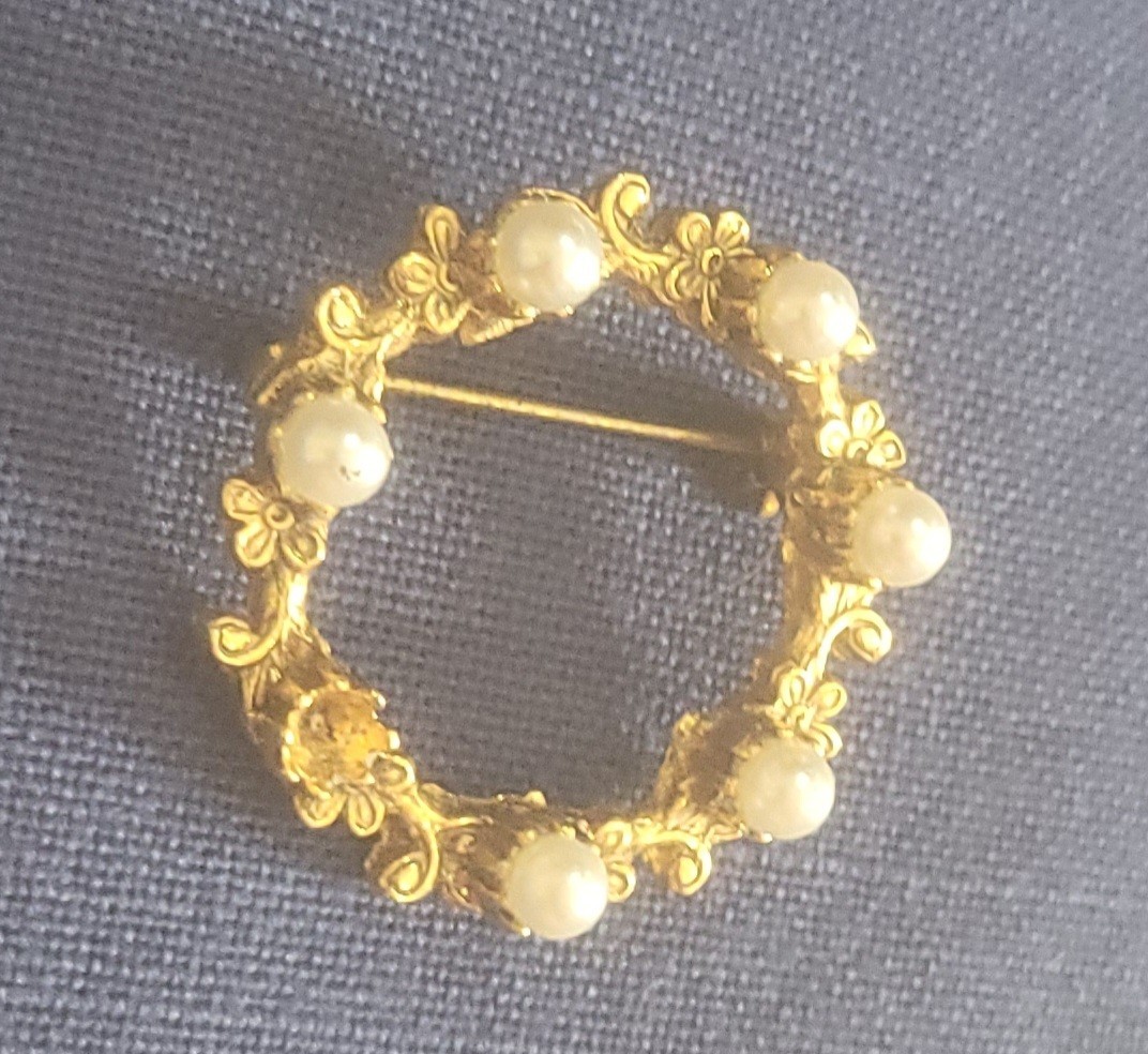 Vintage Tacoa Signed Gold Tone W/faux Pearls Brooch