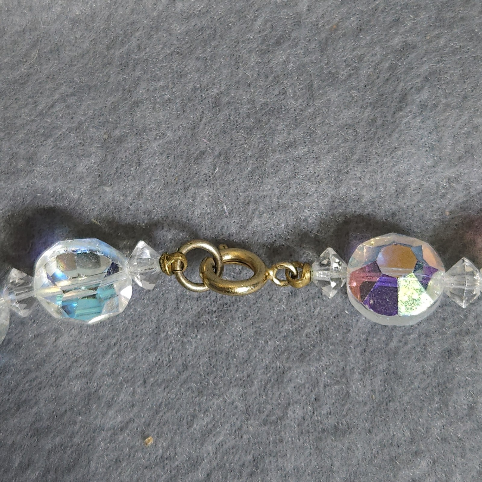 Vintage Iridescent Crystal Beaded Necklace Aurora Borealis Gold Tone Clasp 21″