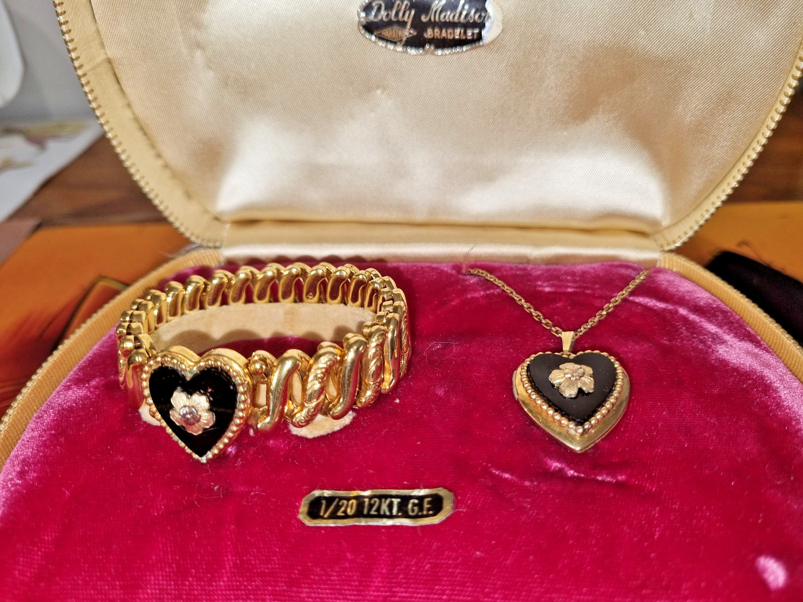 Vintage 12k Gold Fill Onyx Heart Expansion Bracelet Locket Set USA made Video