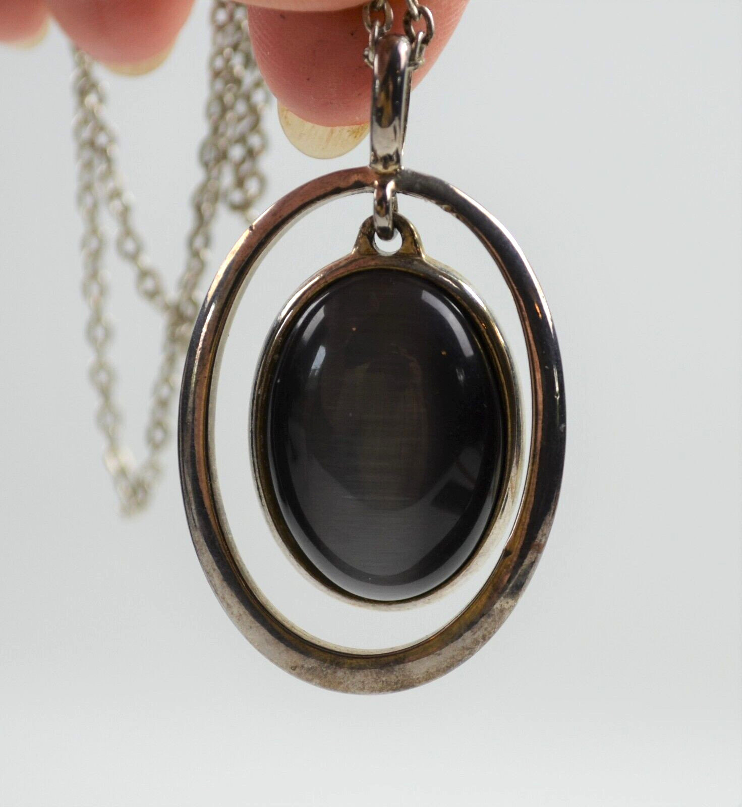 Vintage Silver Toned Metal Necklace and Oval Pendant w/ Dangling Gray Stone 12″