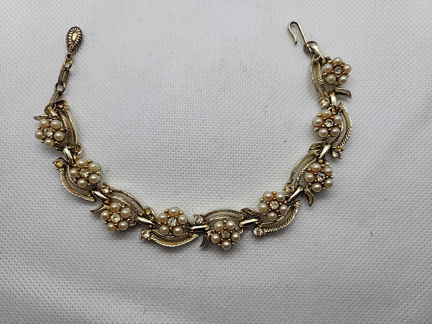 Stunning Vintage Lisner Gold-tone With Rhinestones And Faux Pearls Signed…