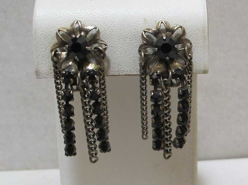 Vintage LA ROCO Black Rhinestone Gold Chain 5 Dangle Clip Earrings 1-3/4”