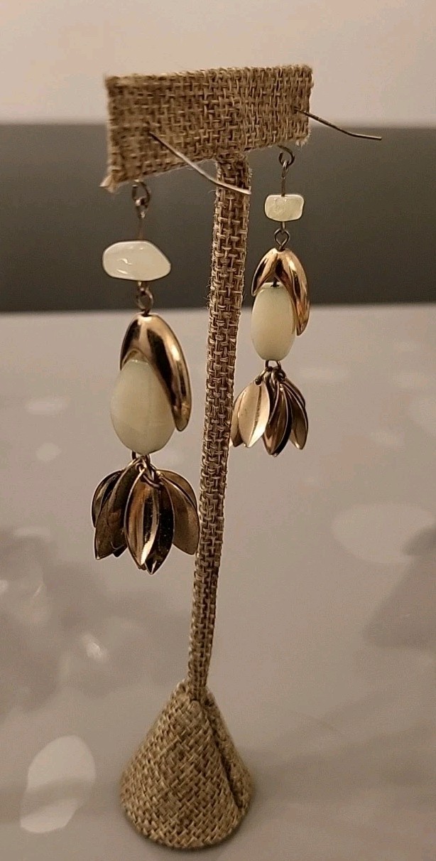 Vintage Dangle Leaf Drip Drop Earrings White Quartz Crystal w Gold 2.5″ LengthK1