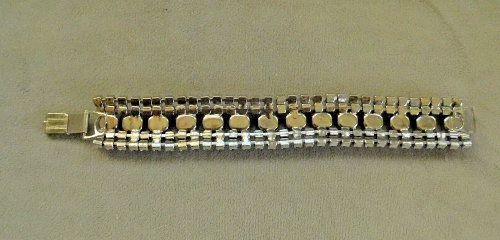 VINTAGE ART DECO JET BLACK and CLEAR RHINESTONE BRACELET CUFF 7 1/2″