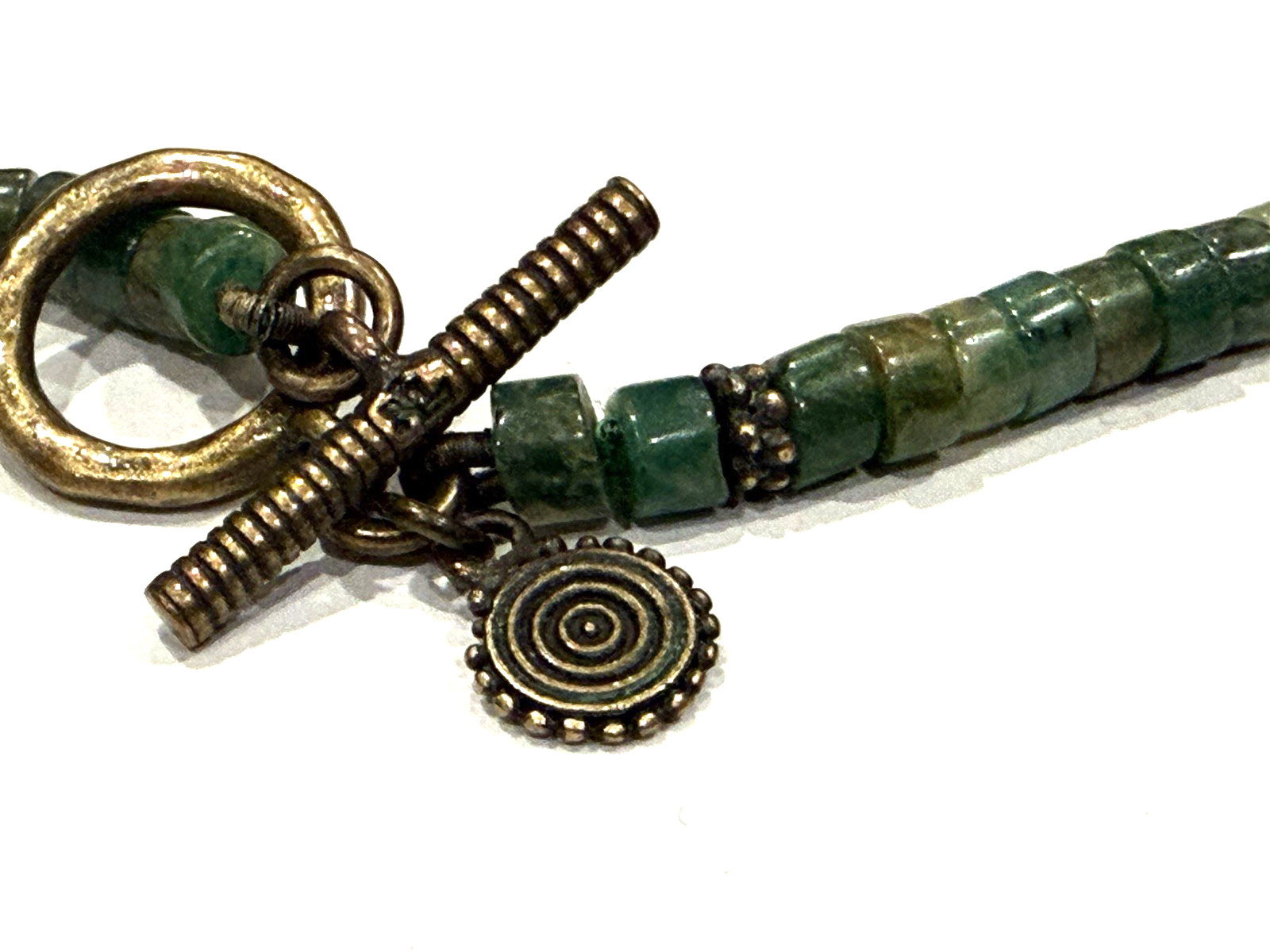 LAUREN RALPH LAUREN JADE GREEN BEAD CAVIAR SPACERS BRASS PENDANT 16″ NECKLACE EU