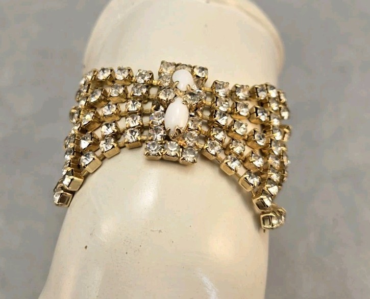 Wide Prong Set Rhinestone Gold Tone Metal Vintage Runway Retro 7.25 in Bracelet