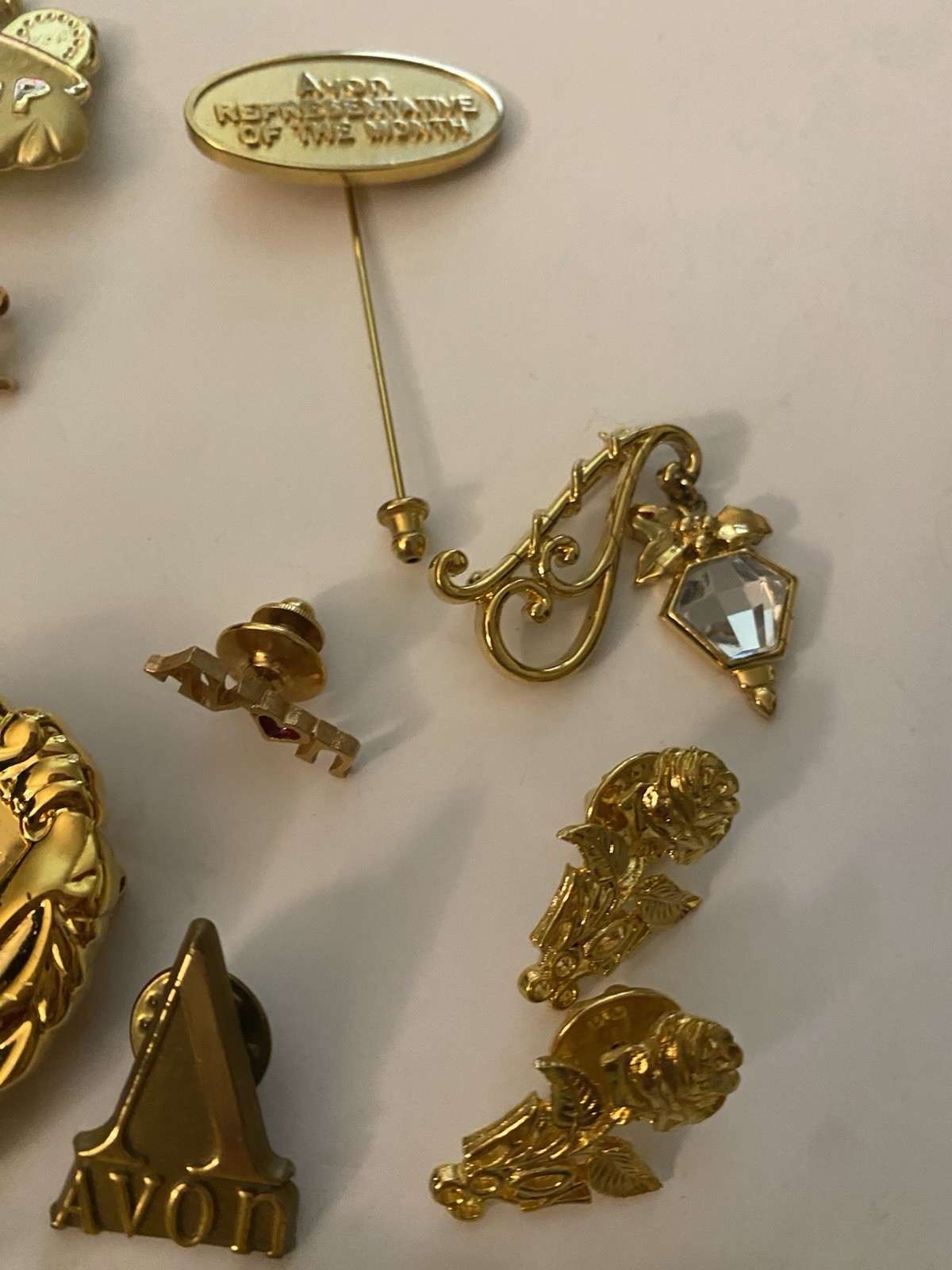 Lot Of 26 Vintage Avon & Avon Representative Awards Brooches Pins Pendant