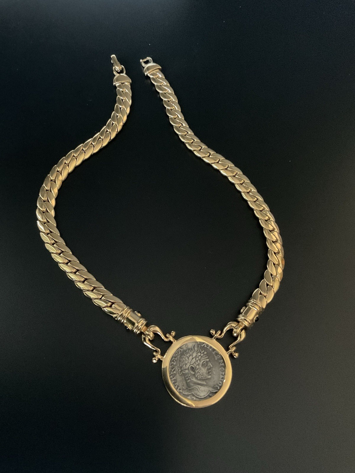 Vintage Gold Tone Faux ROMAN SOLDIER COIN Necklace Chunky Thick Chain 16”