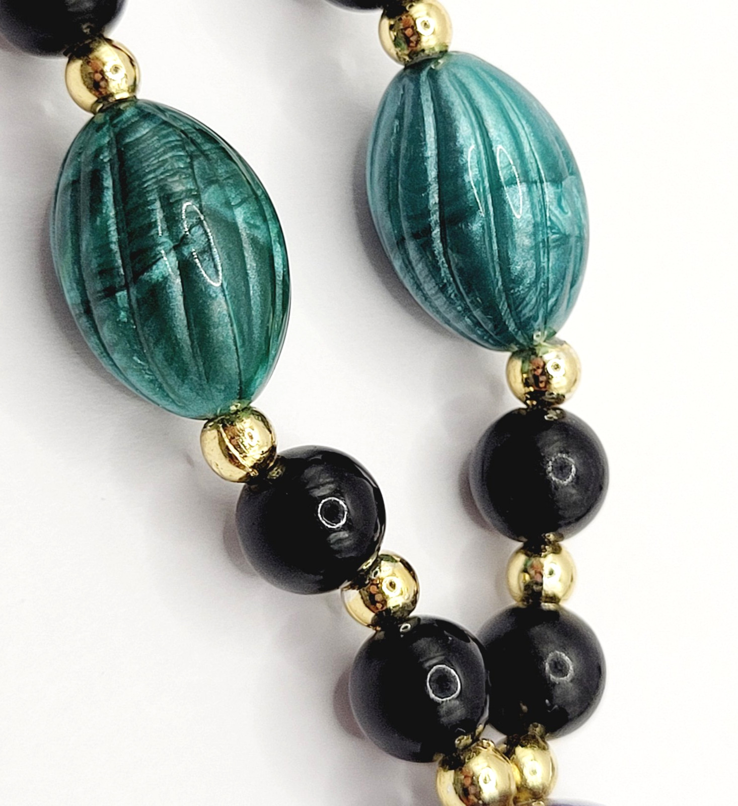 Peacock Colors Purple & Blues Gold Tone Acrylic Lucite Beaded Vintage Necklace