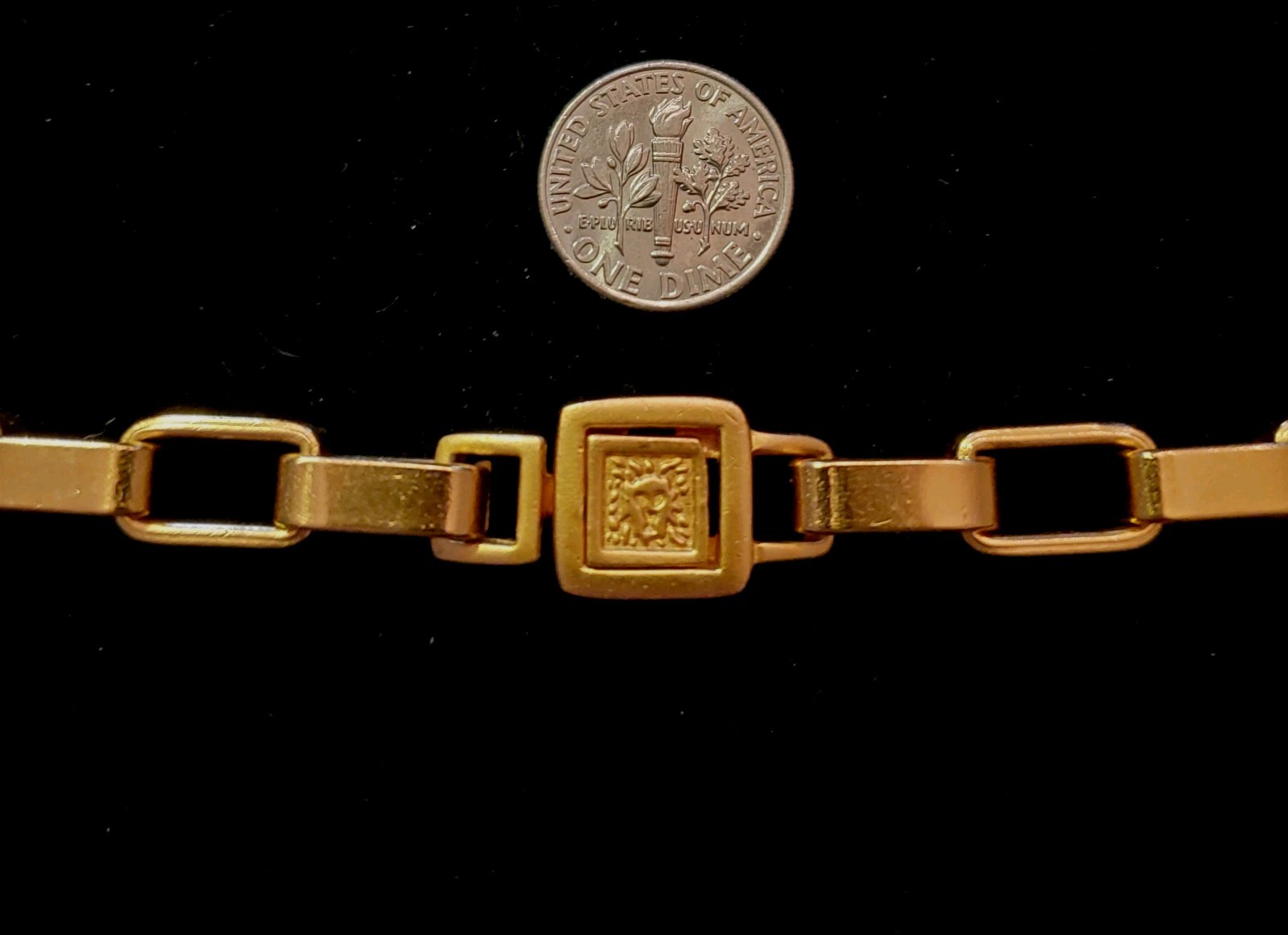 ANNE KLEIN Vtg Necklace, Gold Plated, Rectangular Links, Logo Toggle Closure