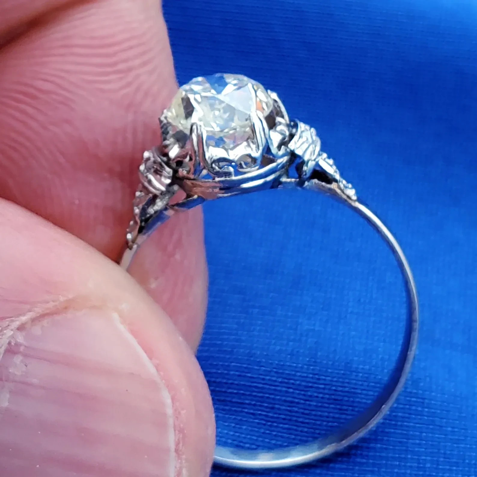 Original EARTH MINED DIAMOND Cushion cut Deco Engagement Ring PLATINUM Solitare
