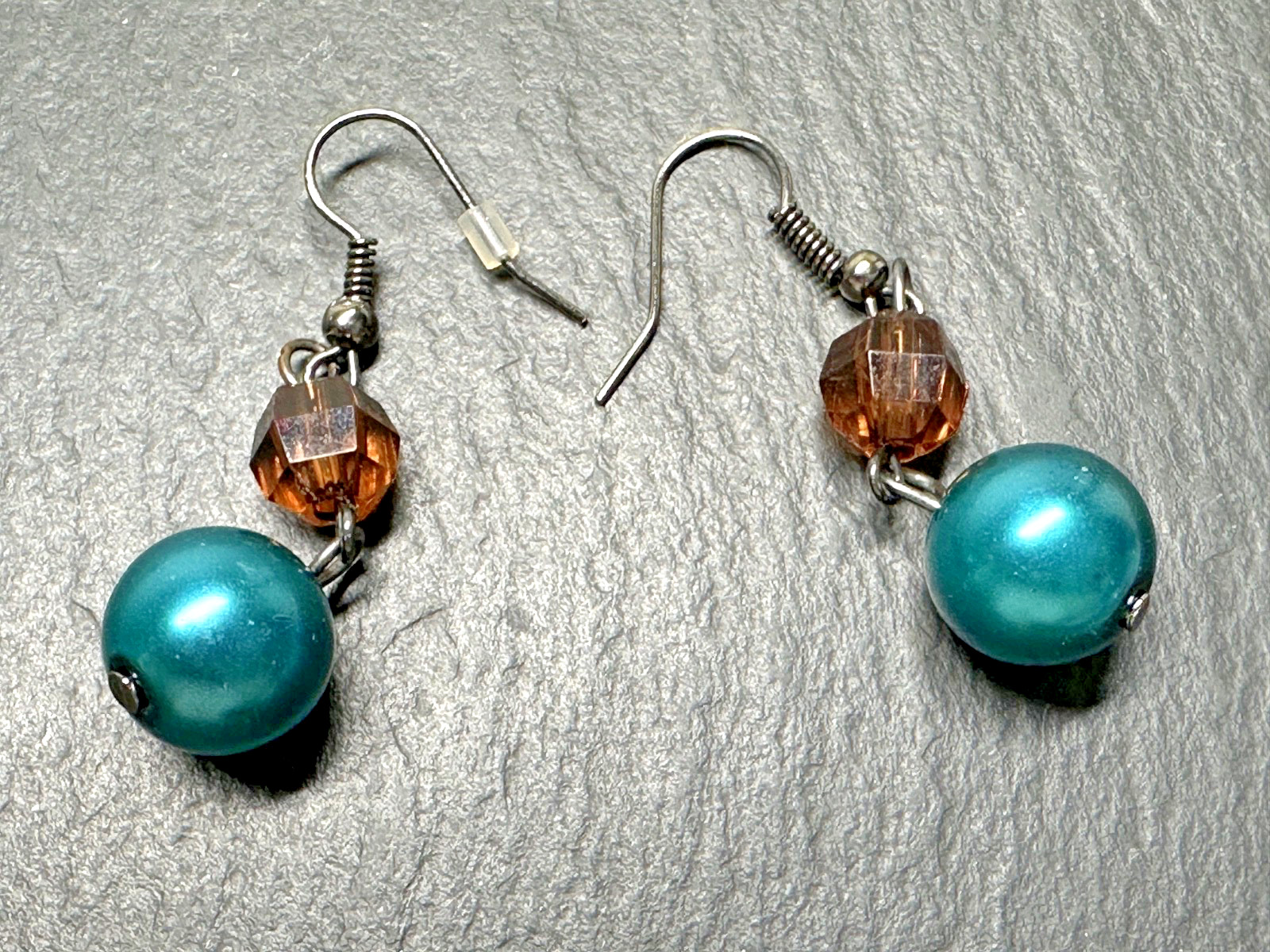 4 PAIR VINTAGE EARRINGS FOR PIERCED EARS IN GREENS, BROWNS N186