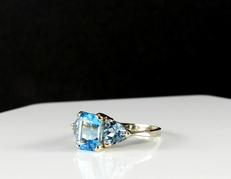 Vintage Solid 10K White Gold Ring 3 Stones Blue Topaz Gemstone Fine Jewelry