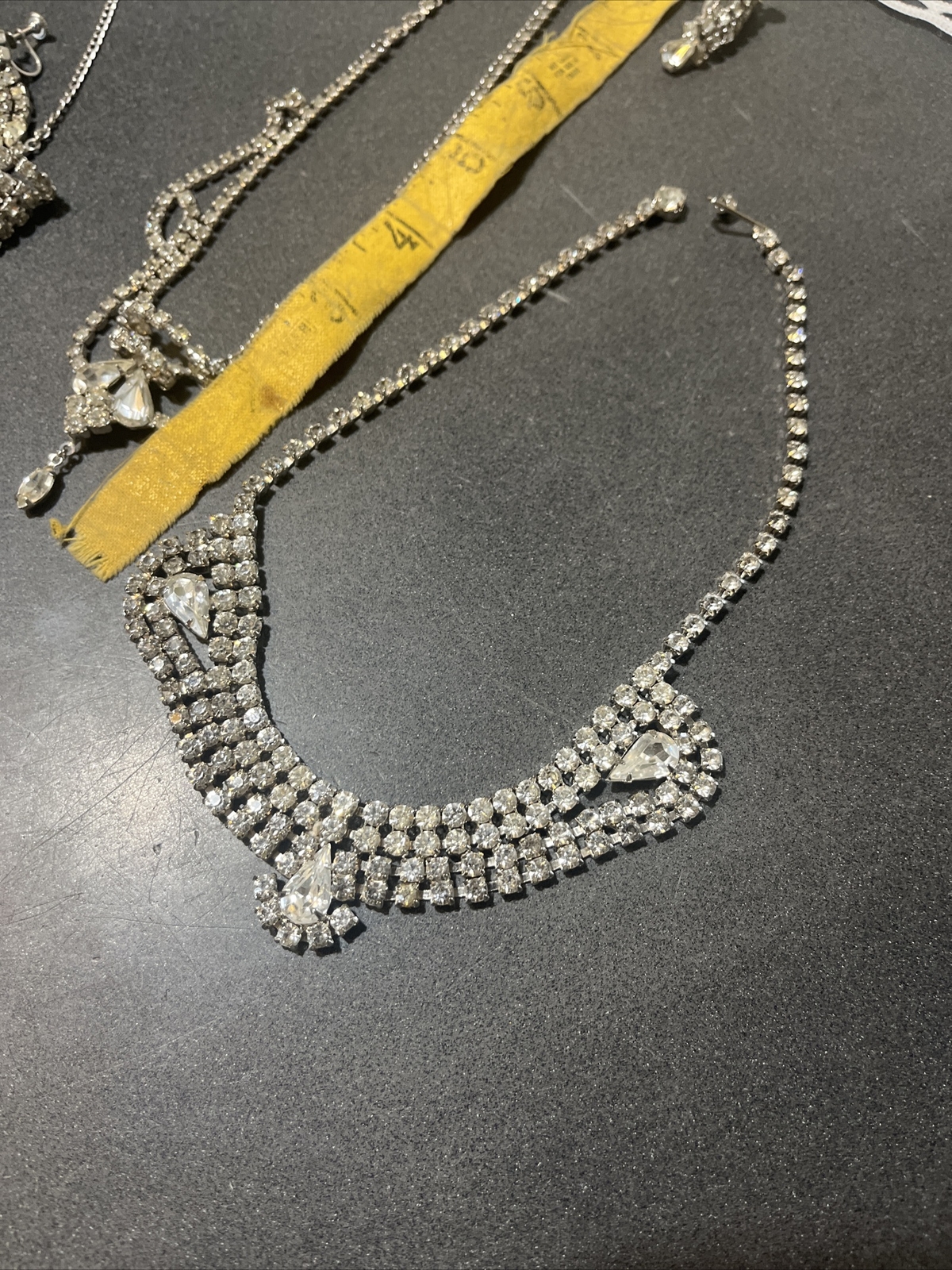 VINTAGE ESTATE LOT 4 CLEAR RHINESTONE NECKLACES 3 PAIR SCREWBACK DANGLE EARRINGS