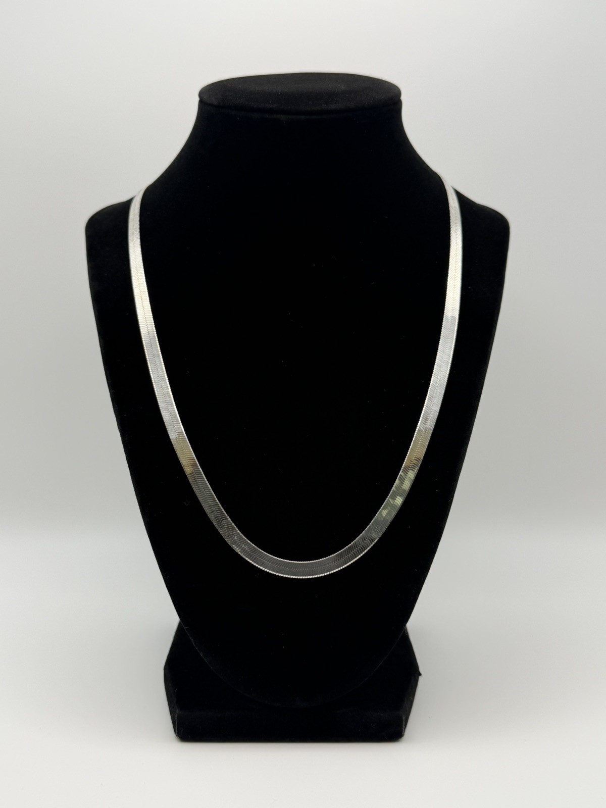 Vintage Italian Milor Herringbone 22″ 925 Silver Chain Necklace, 5.3mm, 15.20g